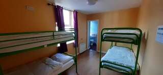 Проживание в семье New Street Lodge Килларни Односпальная кровать в общем номере для мужчин и женщин-1